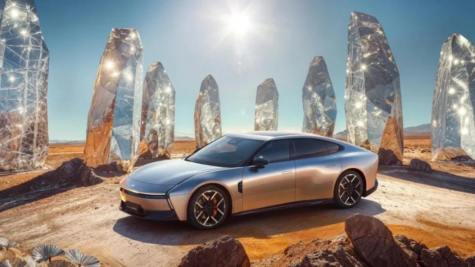 小鹏q2全线暴涨：交付200%营收125%，何小鹏剧透纯视觉robotaxi